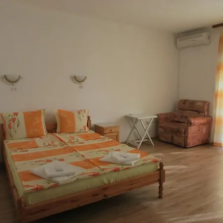 Sunhouse Pensiune Țarevo