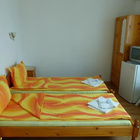 Pensión Sunhouse 4*