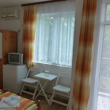 Sunhouse Pensionat 3*